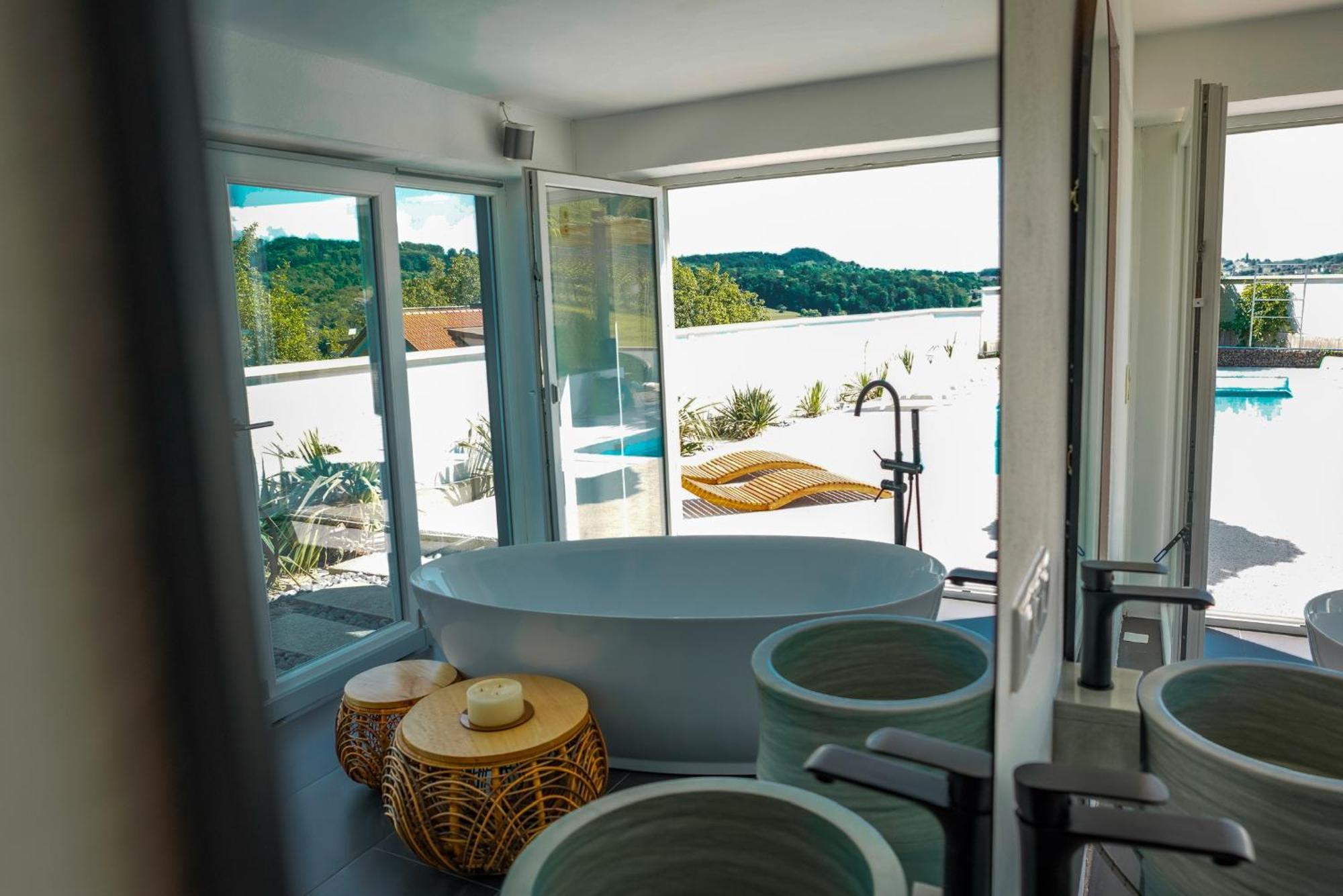 Weingut Holler Chalet Weingarten シュピールフェルト エクステリア 写真